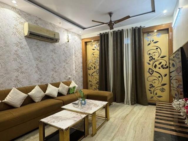 Lok Vihar Housing 6+ Bedroom 187 Sq. Yd. Independent House in Lok Vihar Delhi Listing ID: #9931
