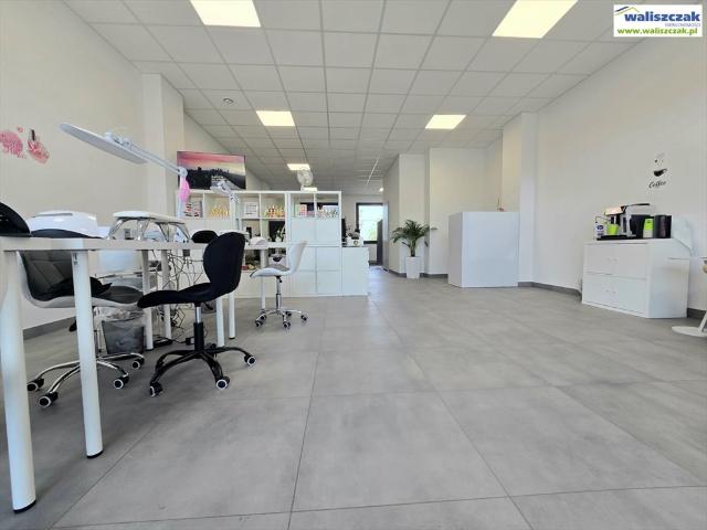 Lokal 78 m² z witrynami i tarasem w centrum Piotrkowa