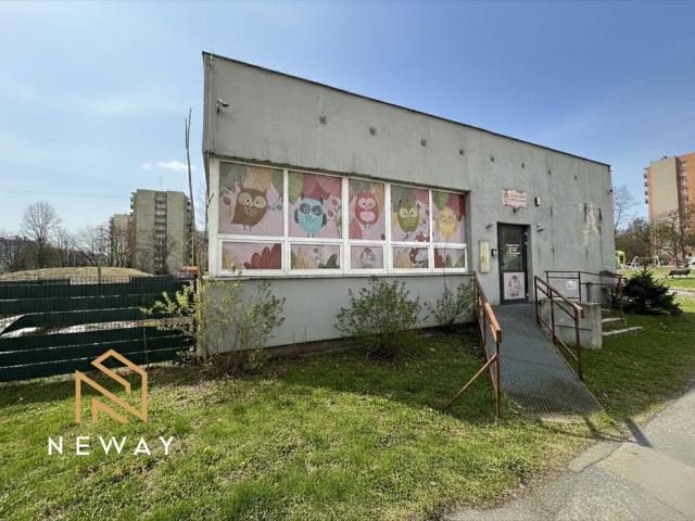 Lokal 130 m² z możliwością adaptacji i zielonym terenem