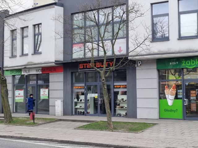 Lokal 176m2 z witrynami i zapleczem w centrum Piotrkowa
