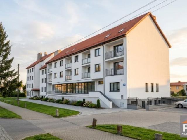 Lokal 180 m2 z projektem na 4 mieszkania, parking