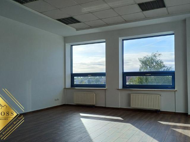 Lokal 31 m² w biurowcu z klimatyzacją i windą