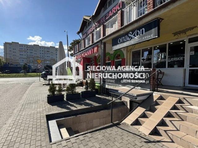 Lokal użytkowy 43,7 m2 z najemcą, parking, witryna