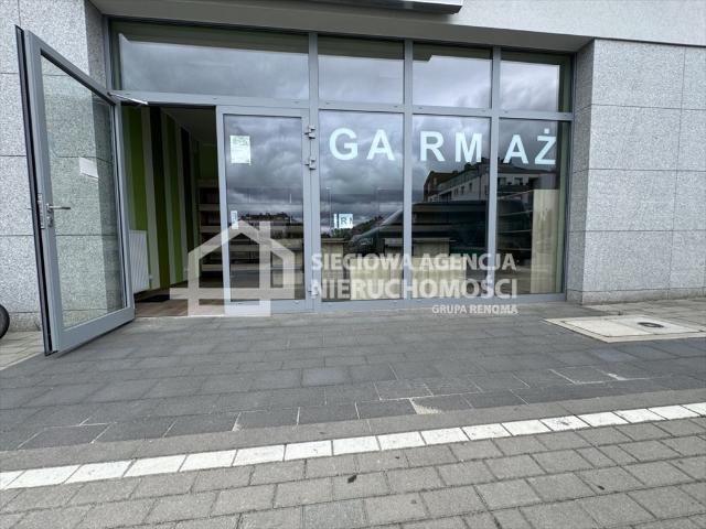 Lokal 44m² z witryną, klimatyzacją, parkingiem, gotowy!