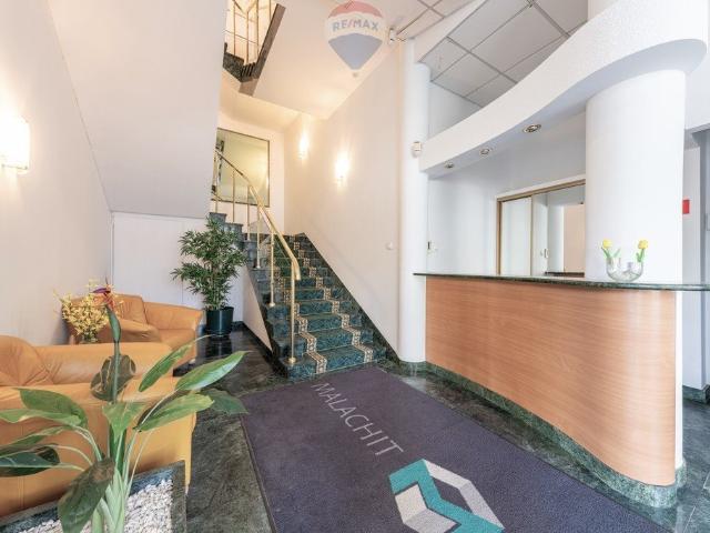 Lokal użytkowy 471 m2 w centrum Woli, gotowy do aranżacji