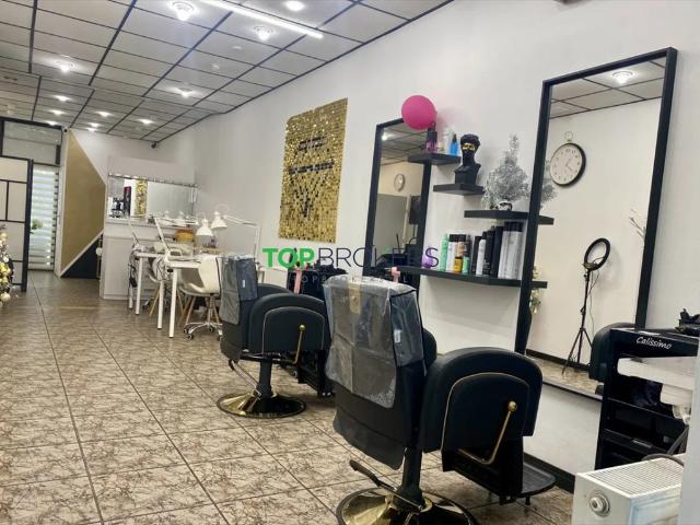 Lokal użytkowy 60 m2 z witrynami, dwa wejścia, Praga Południe