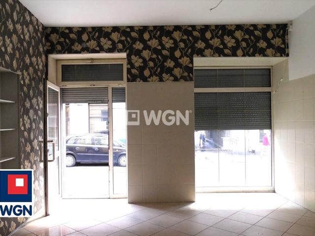 Lokal użytkowy 82 m2 z wejściami od chodnika, idealny na sklep