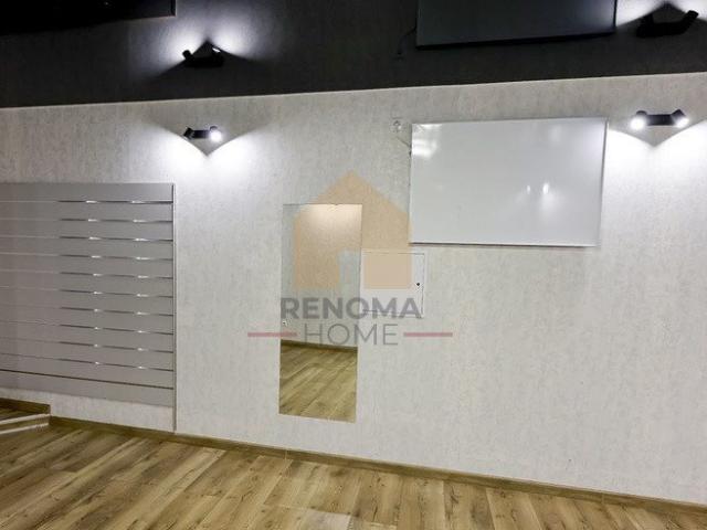 Lokal użytkowy 98,5 m² z witrynami, parkingiem i nowoczesnym designem
