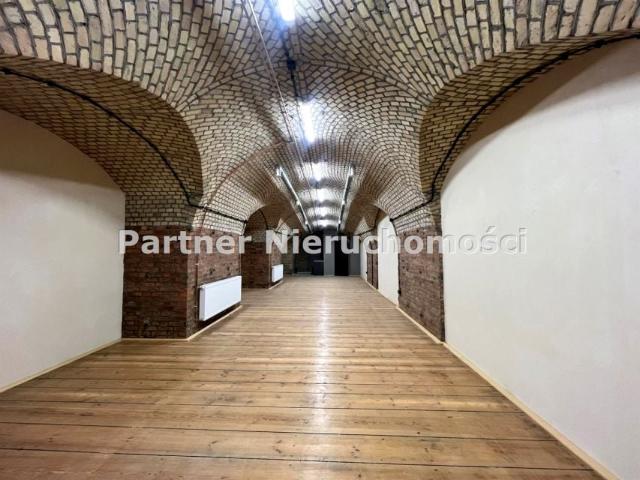 Lokal użytkowy 122 m², Toruń