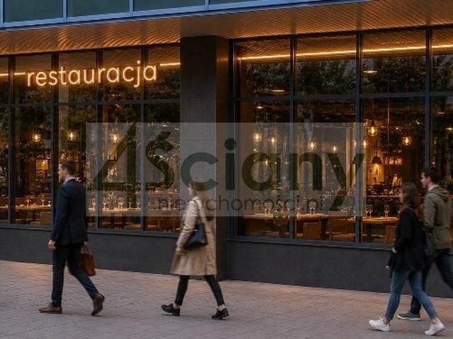 Lokal użytkowy 128 m2 w centrum Warszawy z dużymi witrynami