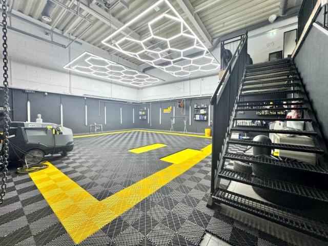 Lokal użytkowy 150 m², Warszawa