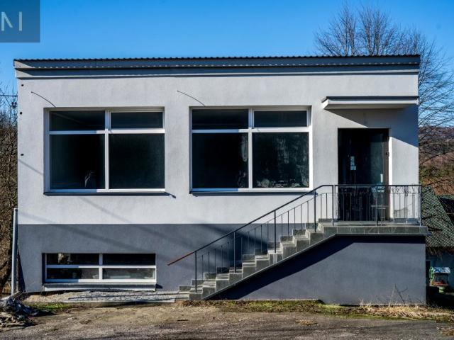 Lokal użytkowy 150 m², Glinik Charzewski