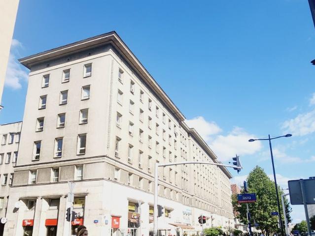 Lokal użytkowy 211 m² w zabytkowej kamienicy w centrum Warszawy