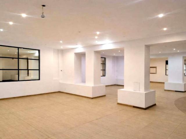143156 280 m², Brzeziny