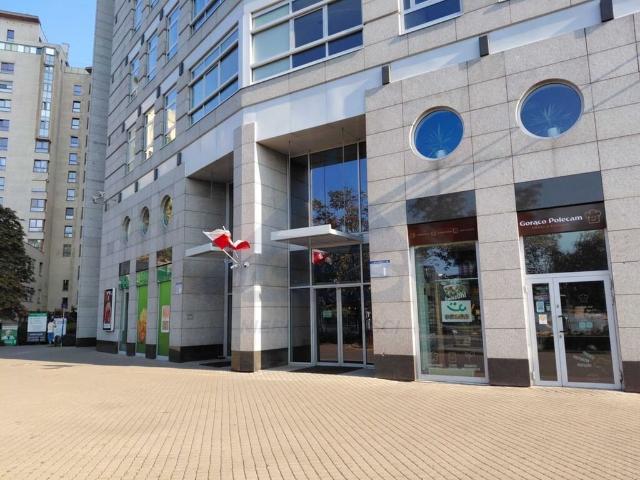 Wynajmę lokal użytkowy 28,39 m² z witrynami przy Rondzie AK Radosław