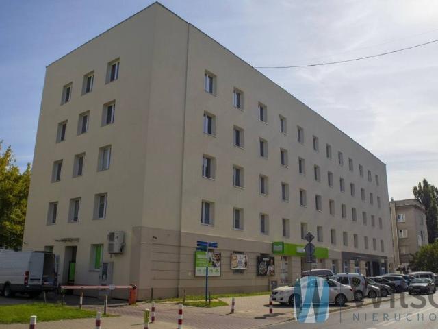 Lokal użytkowy na wynajem w centrum Woli z witryną