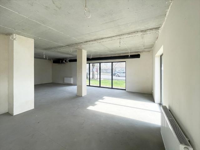 Lokal użytkowy na wynajem w Łodzi, 81 m2, witryny