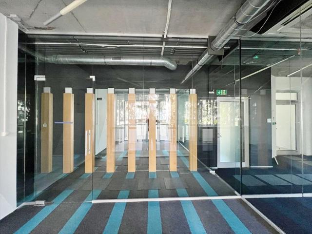 Lokal usługowo biurowy 150 m2 z tarasami i zielenią