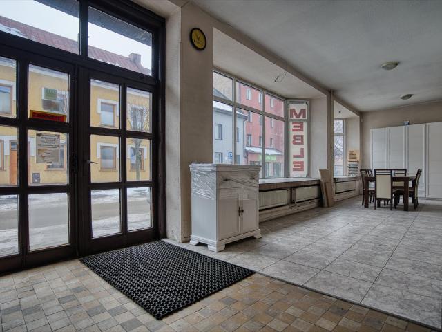 Lokal usługowo biurowy 273 m2 przy głównej ulicy Nowego Targu