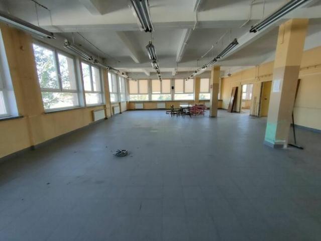 LOKAL USŁUGOWO–BIUROWY 300 m² | OPEN SPACE | WYSOKOŚĆ OK. 3