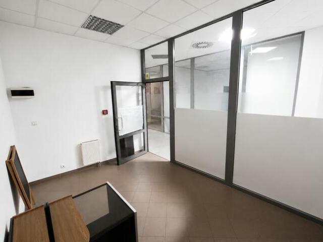 Lokal usługowo handlowy 11,5 m² – Galeria Wiatraczna