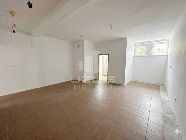 Polecam lokal usługowy 41,7 m² w centrum Tczewa z witryną