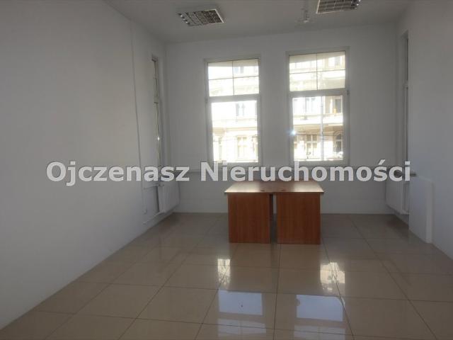 Lokal usługowy 60 m2 w centrum Bydgoszczy z windą