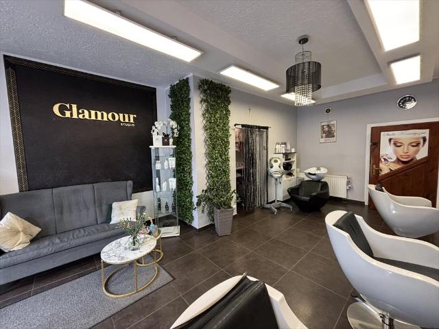 Lokal usługowy 60 m2 w centrum, gotowy do działalności