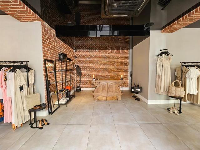 Lokal usługowy 62m2 z witrynami, blisko Odry i rynku