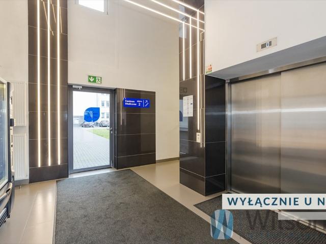Lokal usługowy 70 m² w nowoczesnym budynku z parkingiem