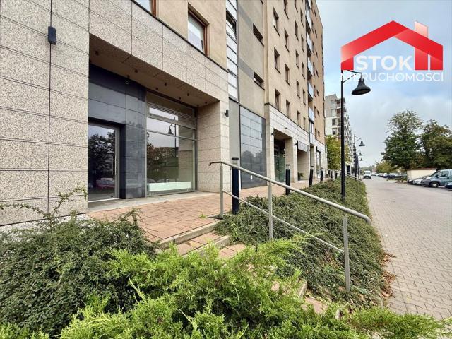 Lokal usługowy 81,5 m² z witrynami, Nowe Miasto