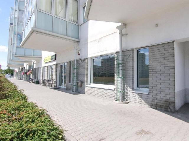 Lokal usługowy 95 m2 przy Al. KEN – idealny na handel i gastronomię