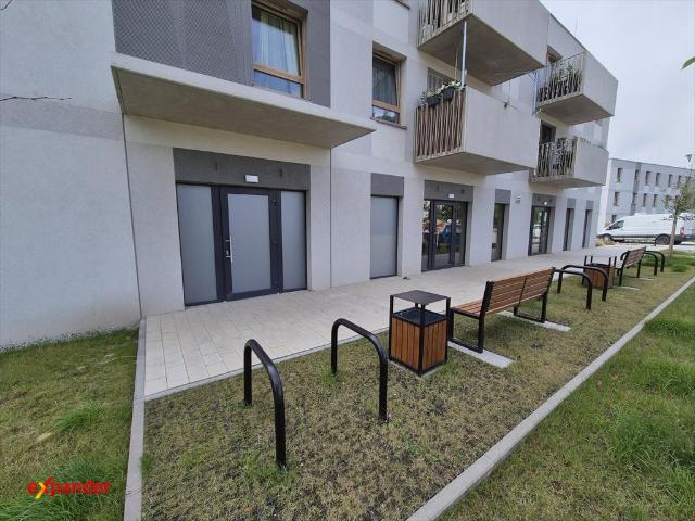 Lokal usługowy 112 m² z witryną i wysokim sufitem
