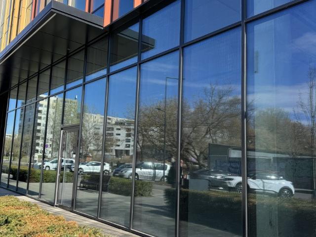 Lokal usługowy 119 m² z antresolą i dużym doświetleniem