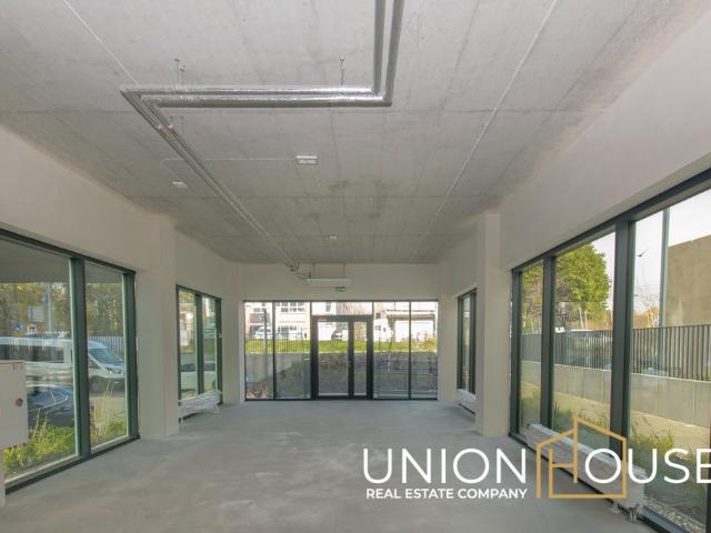 Lokal usługowy 120 m² przy Parku Reduta, jasny i ustawny