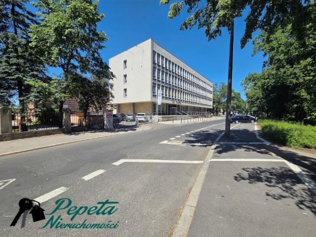 Lokal usługowy 12,2 m2 w centrum Poznania, monitorowany