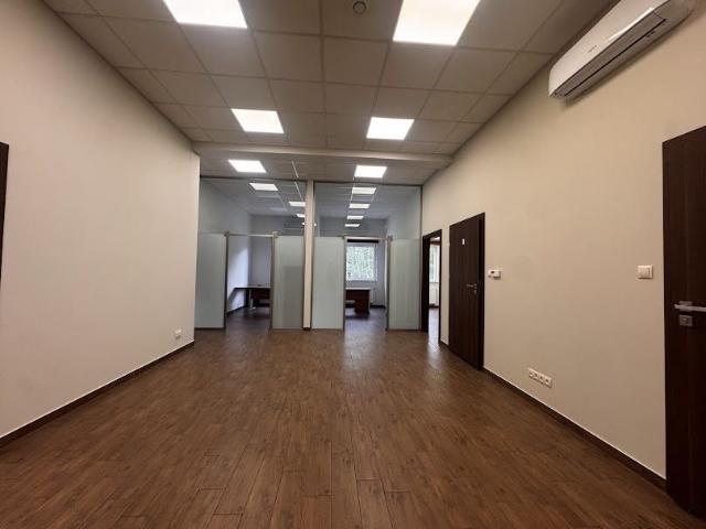 Lokal usługowy 160 m² przy Szpitalu – idealny pod gabinety