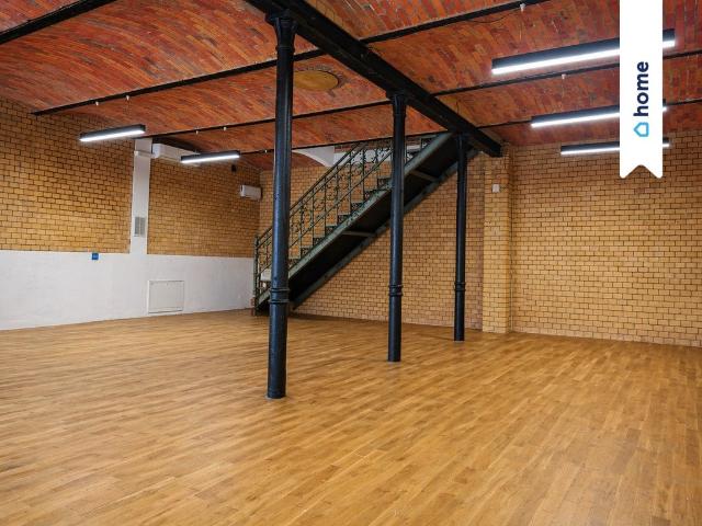 Lokal usługowy 190m2 z parkingiem i kuchnią w centrum