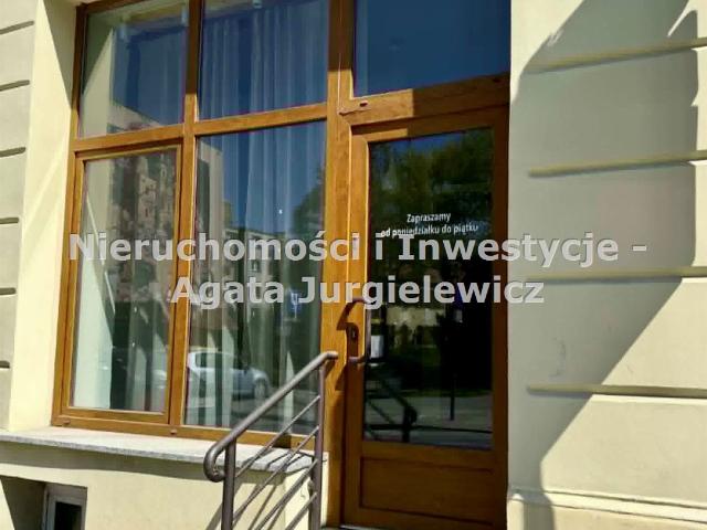 Lokal usługowy 20 m2 z witryną w centrum Oleśnicy