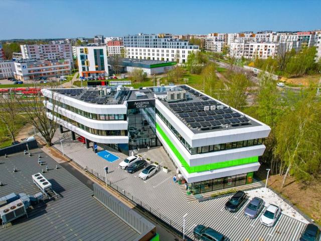 Lokal usługowy 248 m2 z dużymi witrynami i niezależnym wejściem