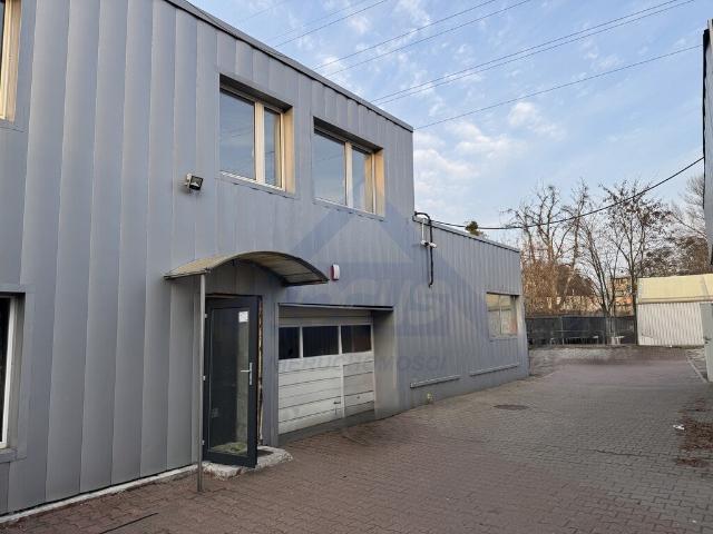 Lokal usługowy 270 m2 z możliwością aranżacji i podnośnikami