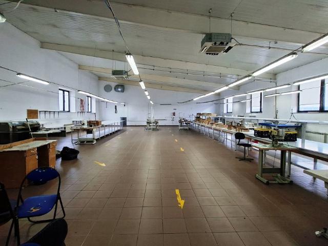 Lokal usługowy 300 m2 z klimatyzacją i parkingiem