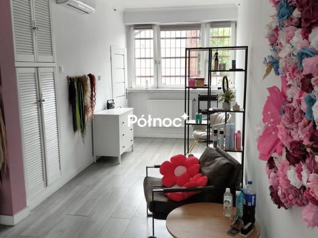 Lokal usługowy 32m2 w centrum, gotowy do pracy!