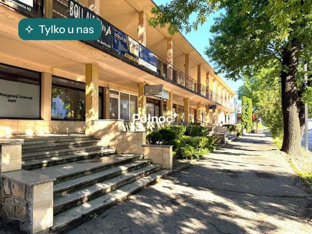 Lokal usługowy 32m2 w centrum Radomska, parking, media
