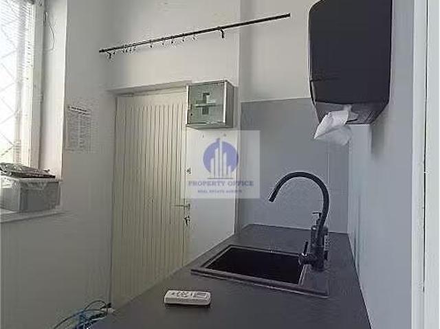 Lokal usługowy 36 m2 na Żoliborzu, duże okna, aneks kuchenny