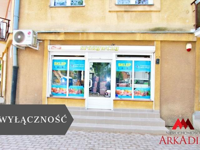 Lokal usługowy w centrum Włocławka z dużymi witrynami