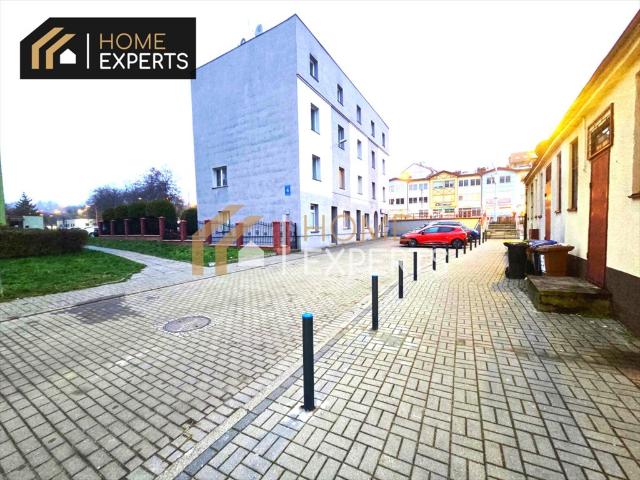 Lokal usługowy z niezależnym wejściem, 43 m²