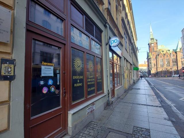 Lokal usługowy po remoncie, 5 pokoi, witryna, przy Rynku