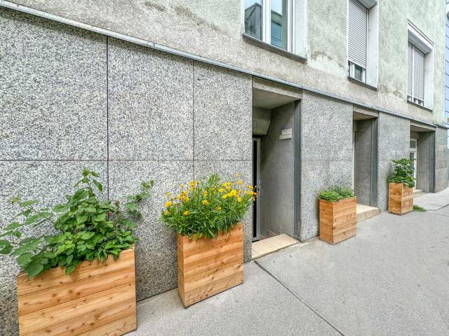 Vielseitiges Geschäftslokal im Souterrain Nähe Zentaplatz – Ideal für Büro, Atelier oder Studio