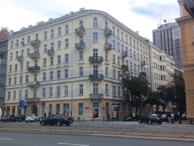 Lokal biurowy w centrum Warszawy z atrium i recepcją